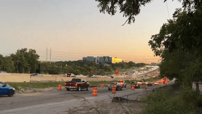 Major Car Wreck on I-35 Causes Traffic Delays This Morning